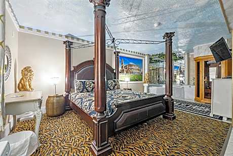 1 King Bed Roman Suite Non-Smoking