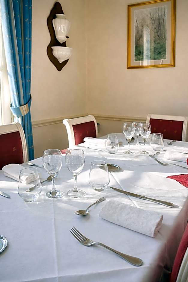 Logis Hôtel Restaurant- Domaine de l'Orangerie