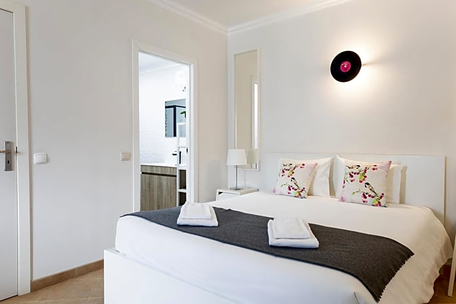 Vinyl Flat Bed & Breakfast - Rooms