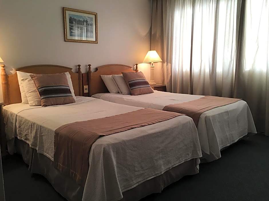 Crystal Palace Hotel