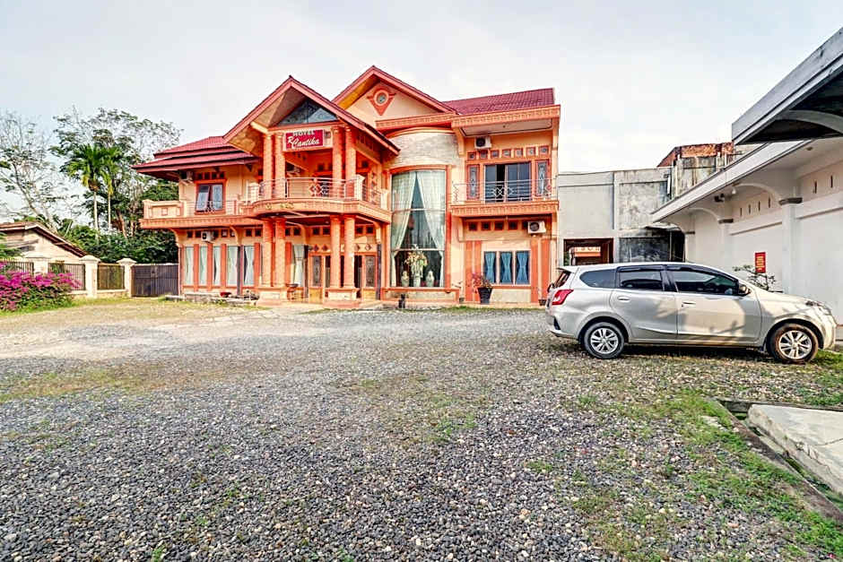 OYO Life 11350O Hotel R Cantika Syariah