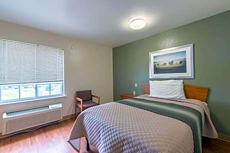 Studio One Double Room Disability Access Non-Smoking