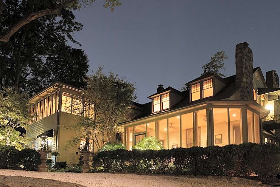 Stonehurst Place Bed & Breakfast