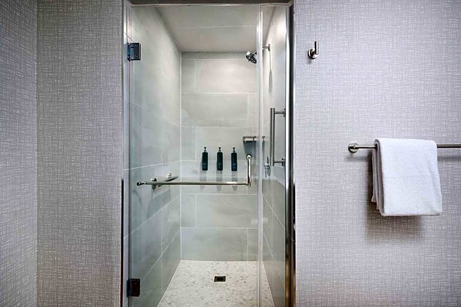 DoubleTree by Hilton Chatsworth