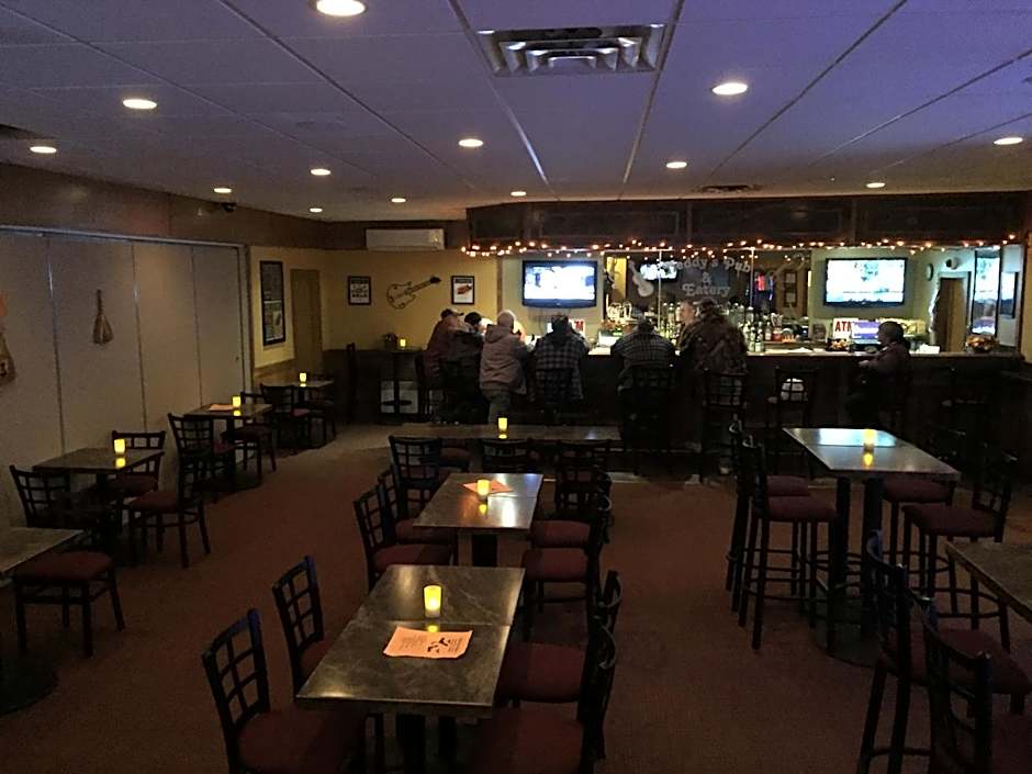 Shallow Bay Motel & Cabins Conference Centre