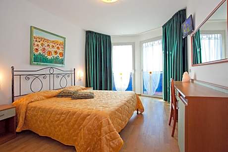 Superior Double Room with Balcony