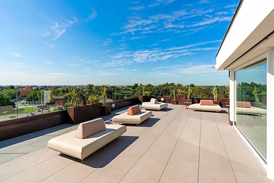 Helios Hotel & Restaurant