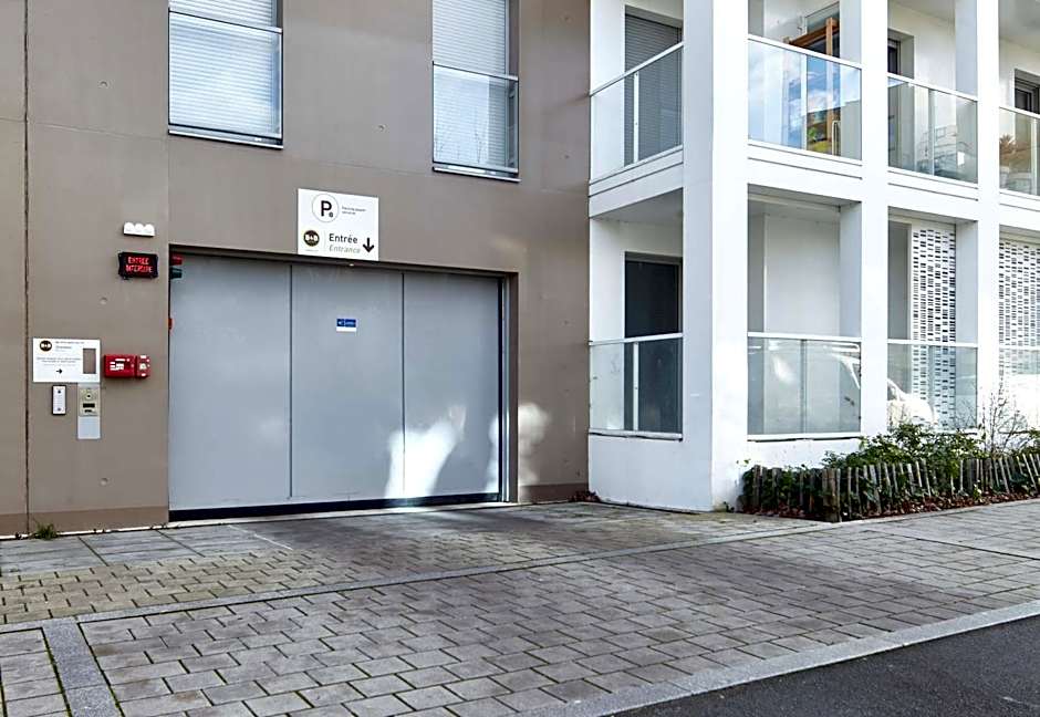 B&B HOTEL Massy Gare TGV