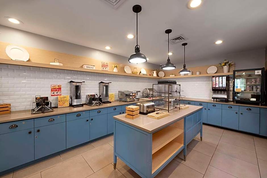 Country Inn & Suites by Radisson, Lake George (Queensbury), NY