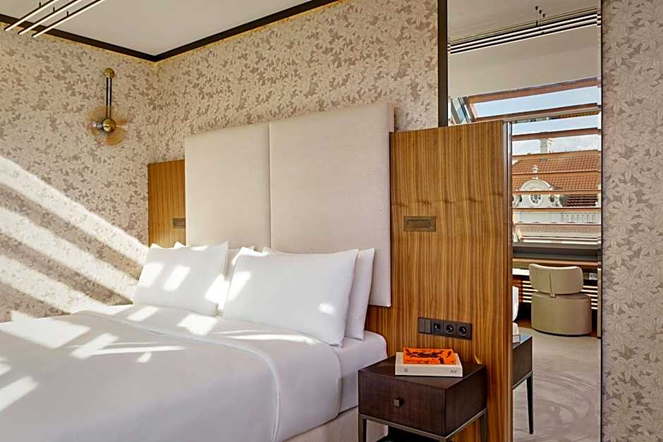 Hotel Verte, Warsaw, Autograph Collection