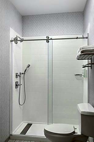 King Studio with Spa Bath