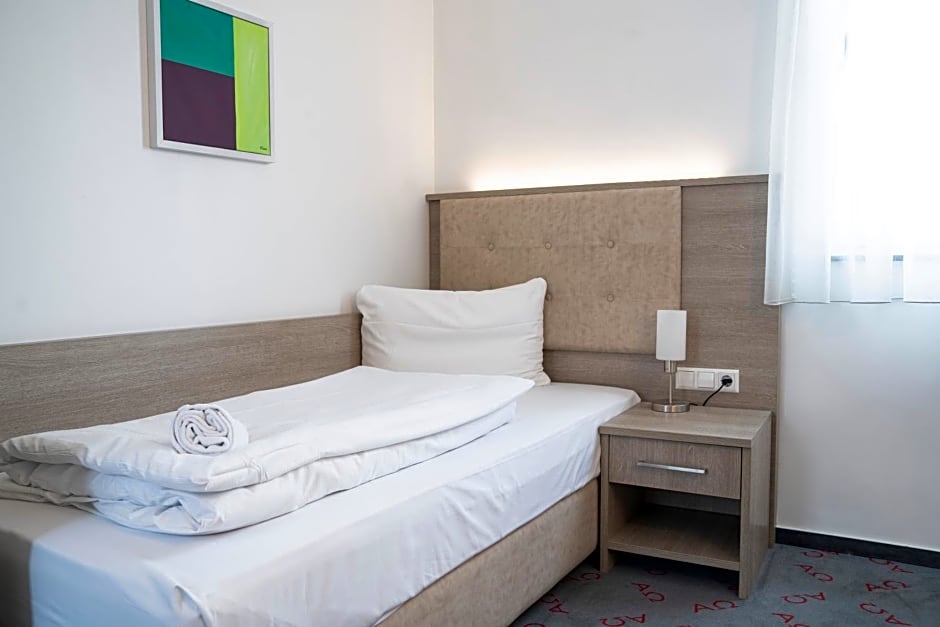 Alpha & Omega Hotel