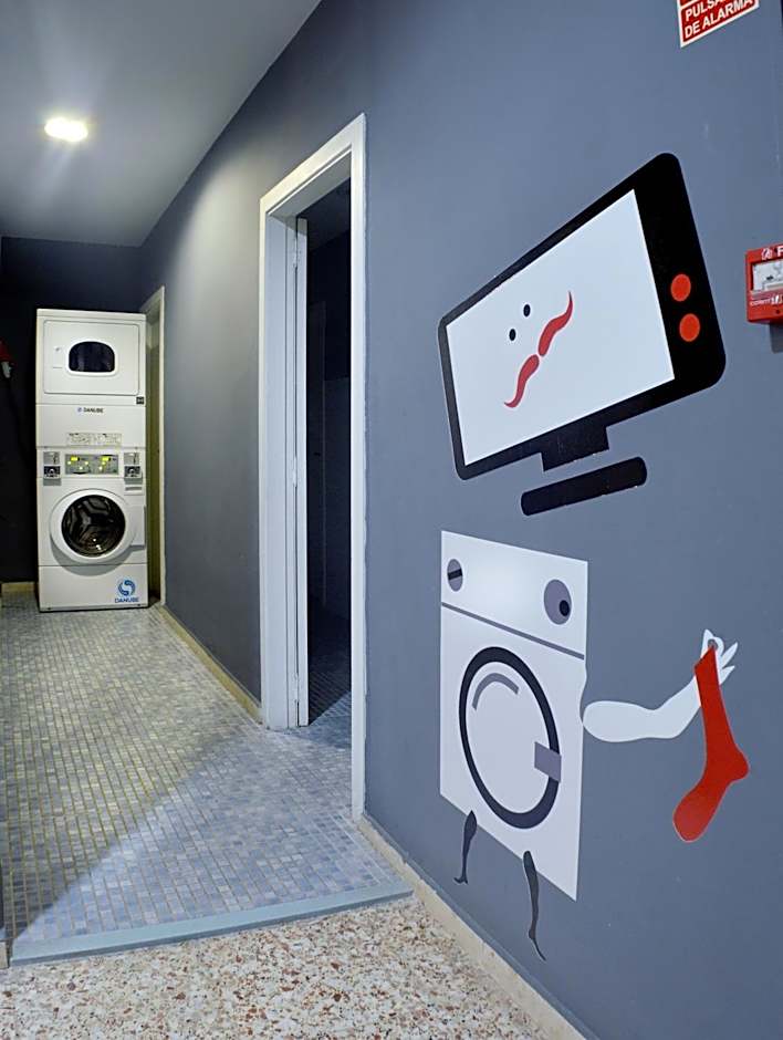 Quart Youth Hostel & Apartments