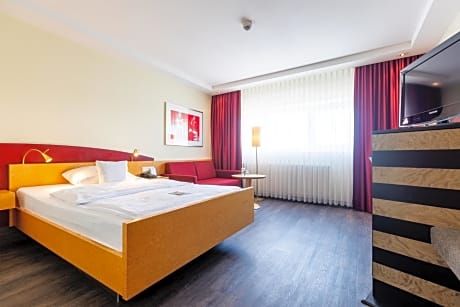 Business Queen Room