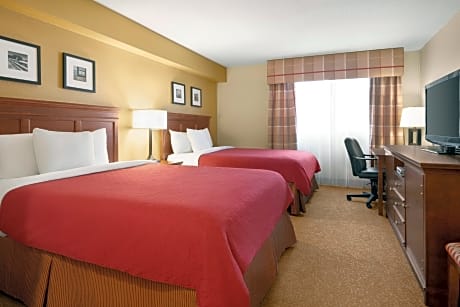 2 Queen Beds-Upper Floor-Non Smoking