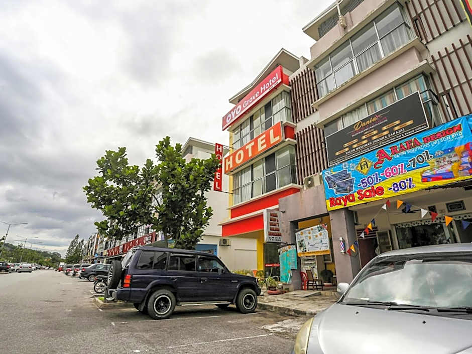 OYO 89583 Grove Hotel