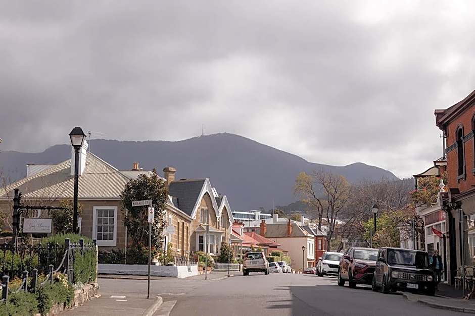Connage - Historic Battery Point Police Station