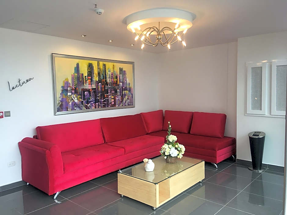 LUMA PLAZA HOTEL