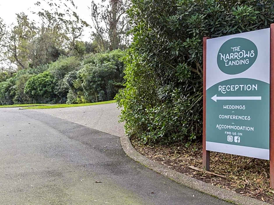 The Narrows Landing Hotel