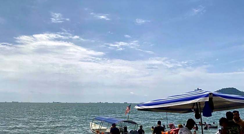 Teluk Batik Holiday Apartment