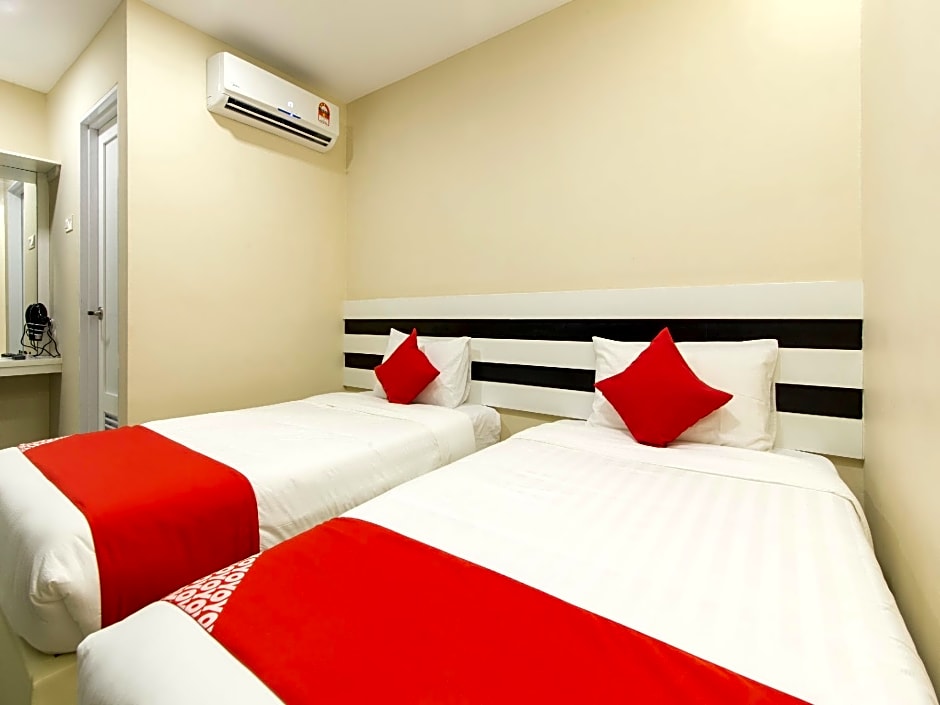 SUPER OYO 1145 Lea Guest House & Cafe