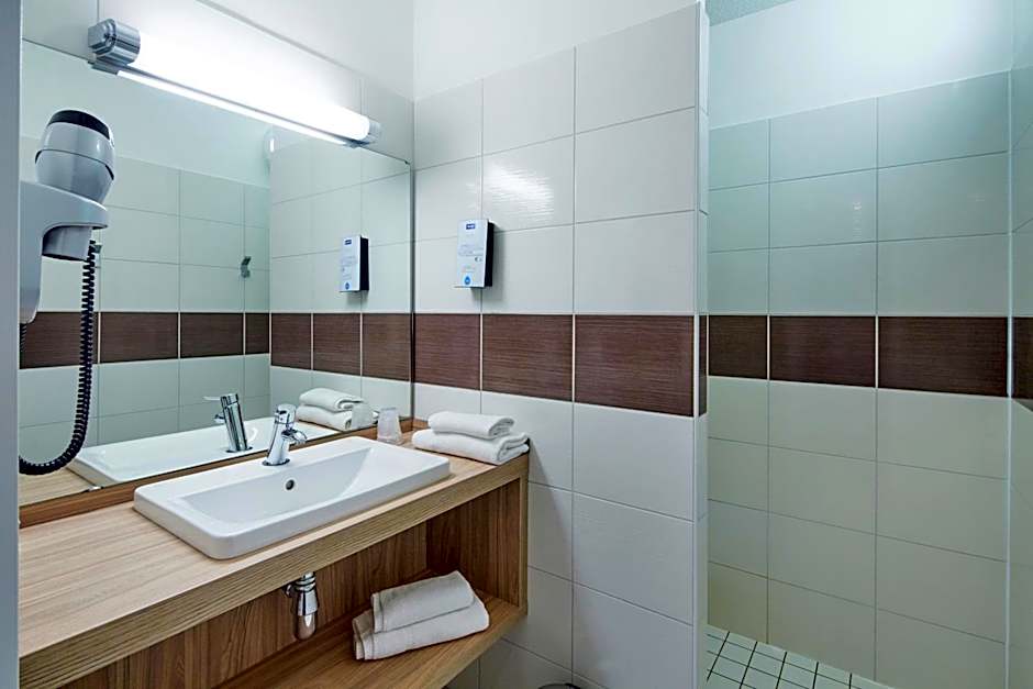 Kyriad Clermont Ferrand Nord - Riom