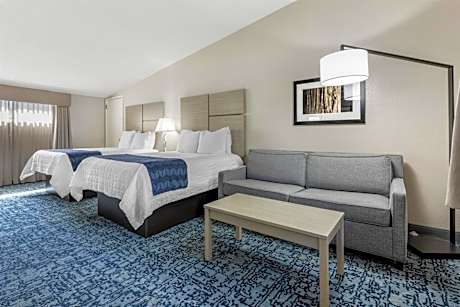 Quadruple Room with Sofa Bed - Non-Smoking