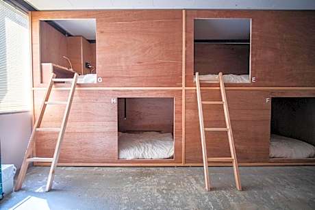 Whole Dormitory Room for Groups 8 People