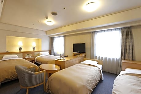 Quadruple Room - Non-Smoking