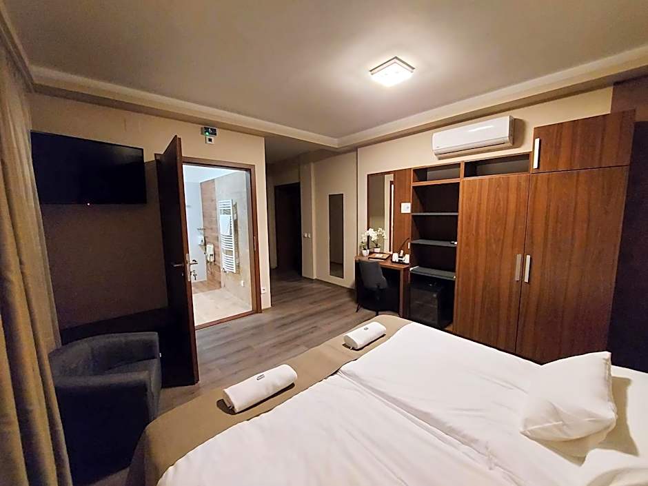 Vén Diófa De Lux Panzió