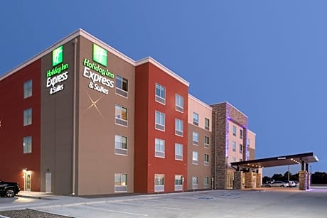 Holiday Inn Express & Suites - Goodland I-70 By IHG