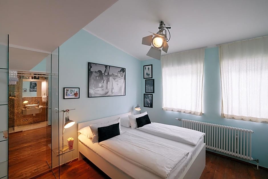 18Arts Hotel