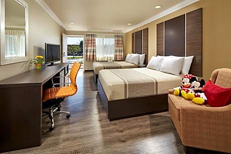 Eden Roc Inn & Suites near the Maingate