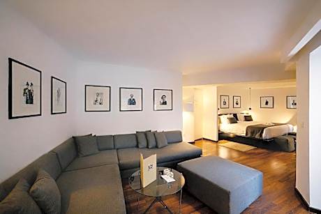 Senior Suite