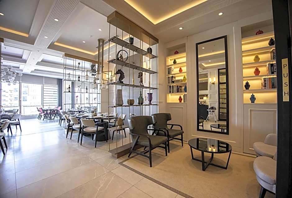 Hilly Hotel