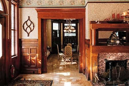 King Suite at Curry Mansion with Heated Pool!