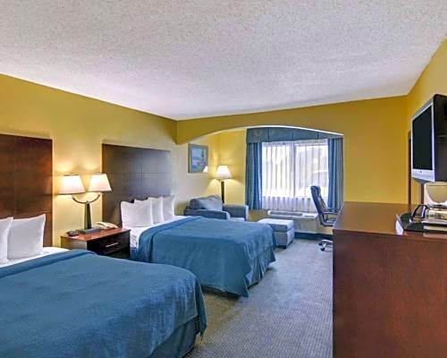 Quality Inn & Suites Grand Prairie South