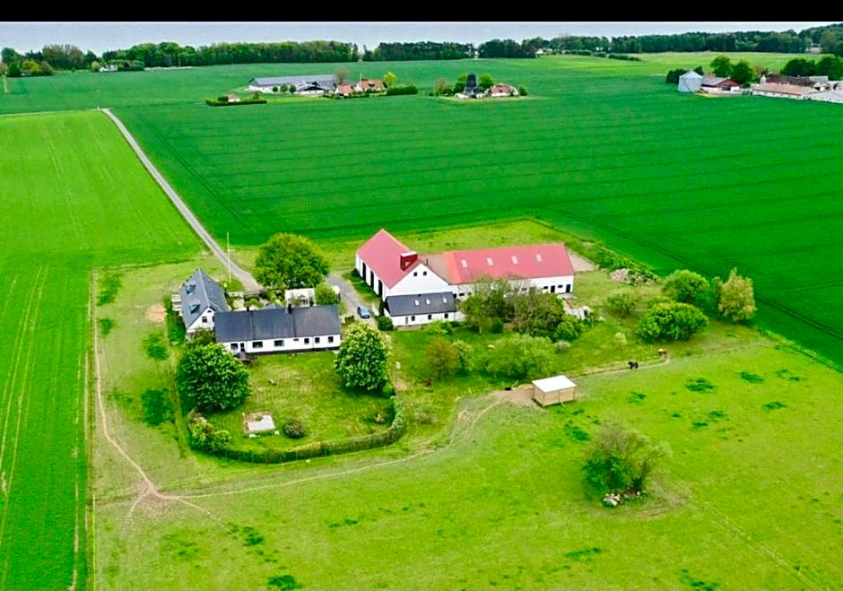 Arnhög Farm