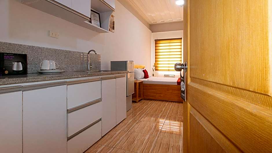 RedDoorz @ Sun Miles Condominium