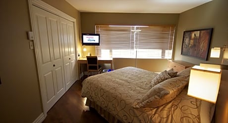 Luxury Two-Bedroom Apartment