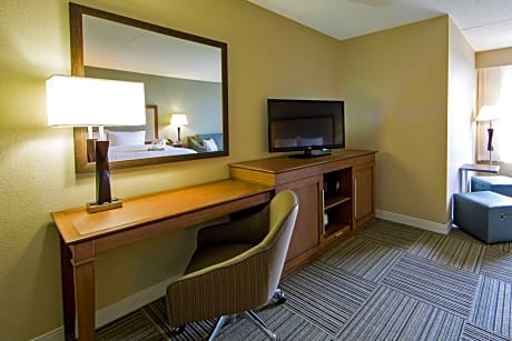 King Room with Sofa Bed - Non-Smoking