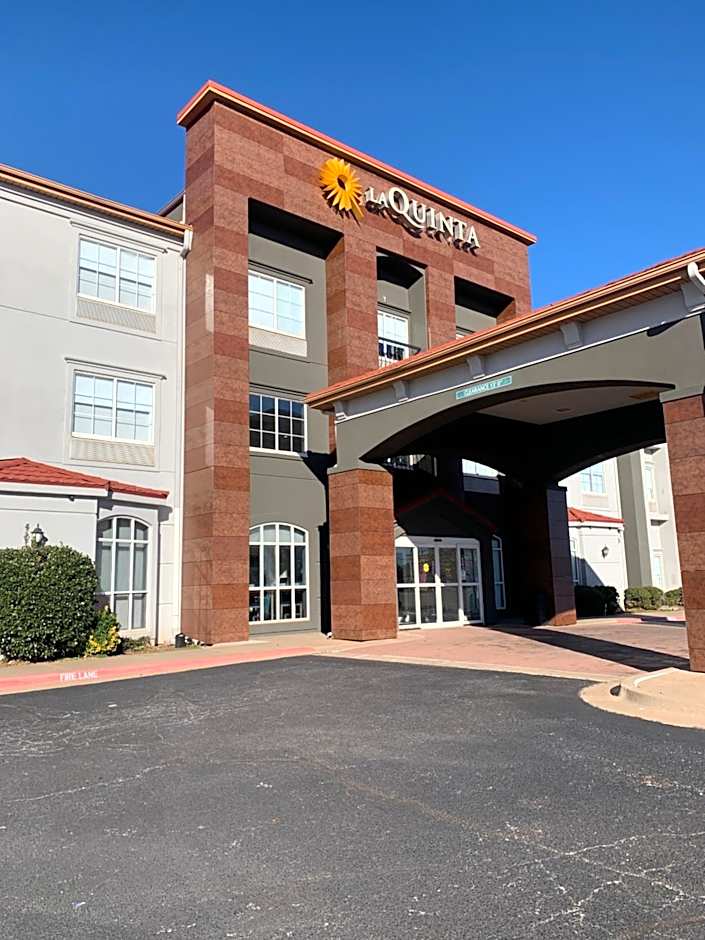 La Quinta Inn & Suites by Wyndham Oklahoma City North - Quail Springs