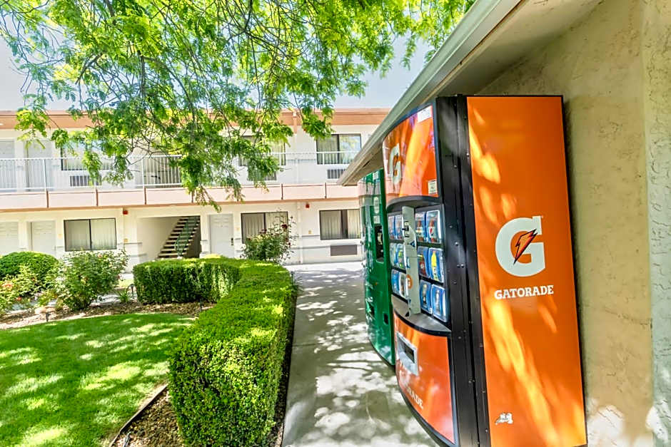 The Oakhurst Inn at Yosemite