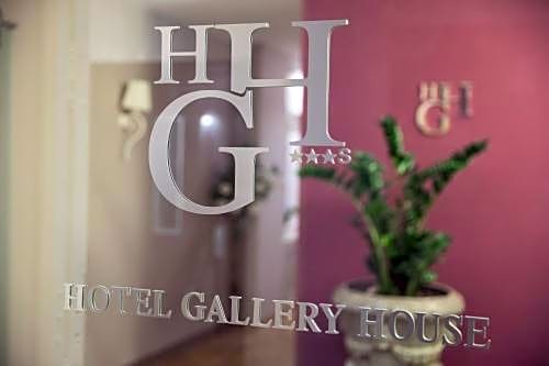 Smart Hotel Gallery House