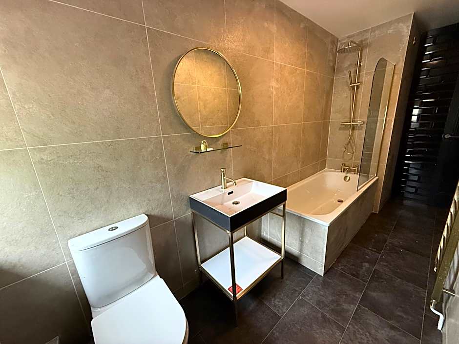 Lyons Woodlands Hall