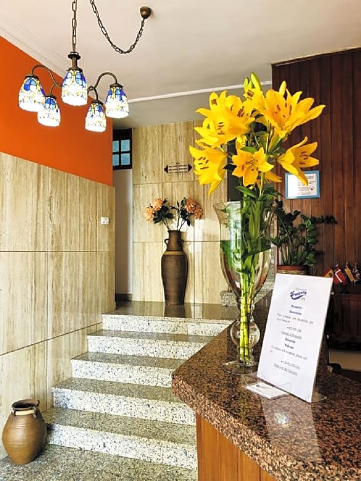 Apartamentos Frontera