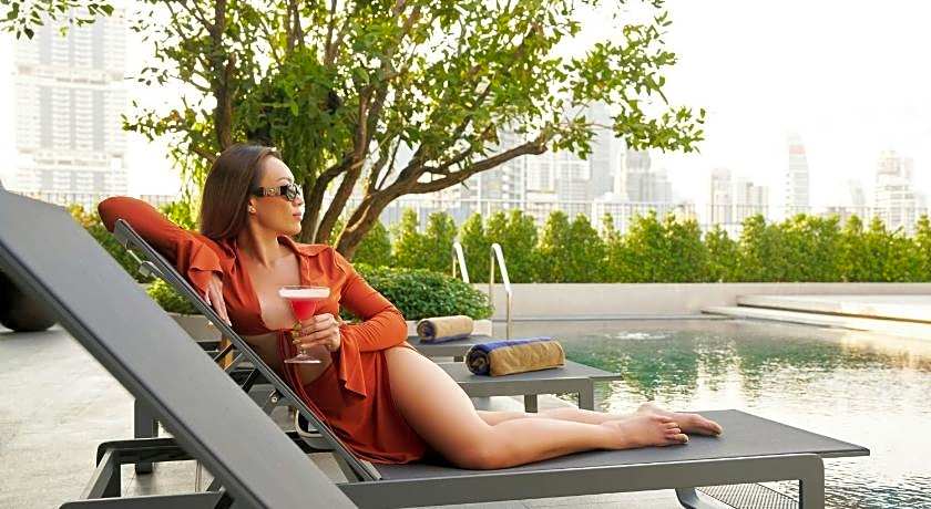 Madi Paidi Bangkok, Autograph Collection