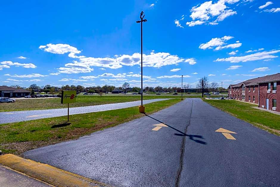 Super 8 by Wyndham Nixa/Springfield Area