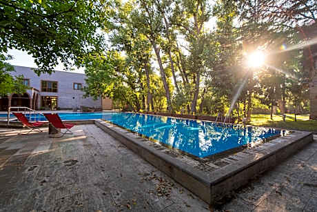 SUNOLUS VINEYARDHOUSe