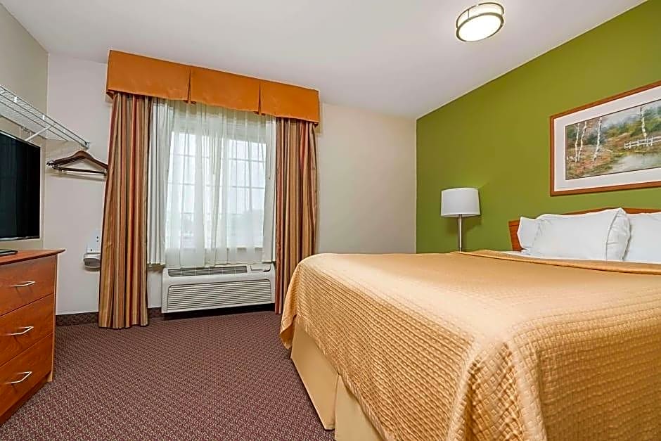 Days Inn & Suites by Wyndham Rochester South